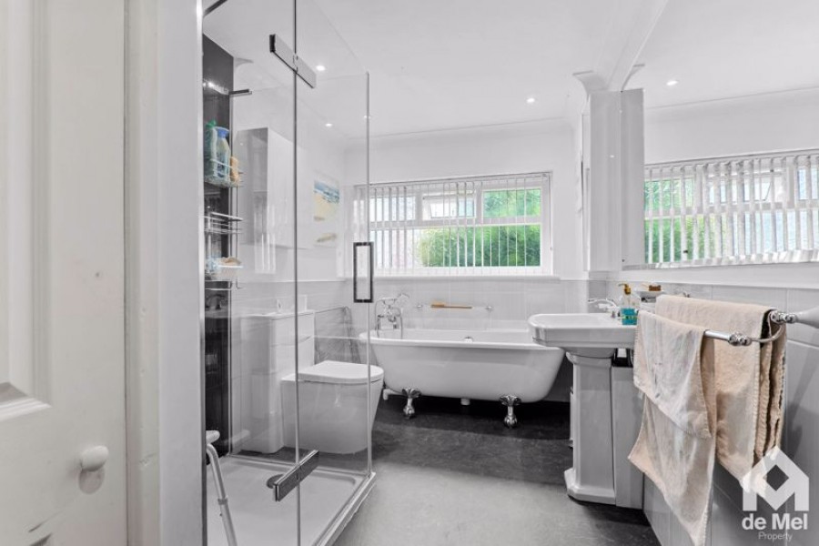 Images for Smithwood Grove, Charlton Kings