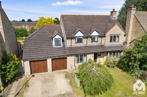 View Full Details for Stoke Park Court, Bishops Cleeve - EAID:deMelProperty, BID:de Mel Property