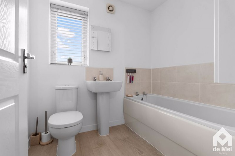 Images for Cape Ruby Close, Bishops Cleeve