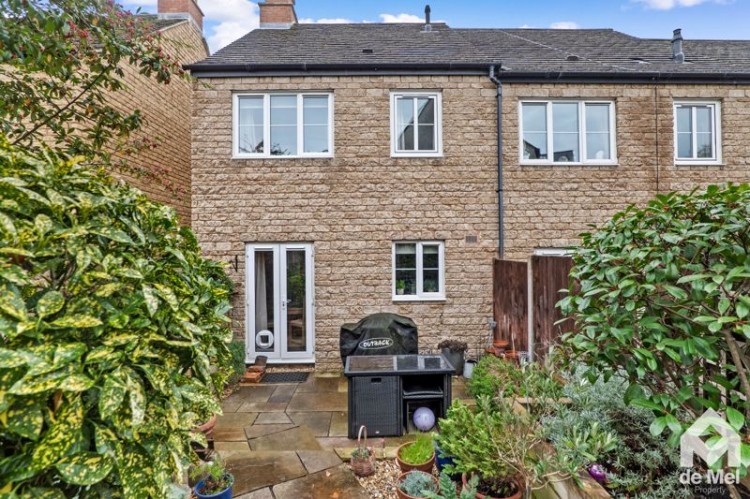 Images for Knapps Crescent, Woodmancote