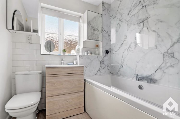 Images for Knapps Crescent, Woodmancote