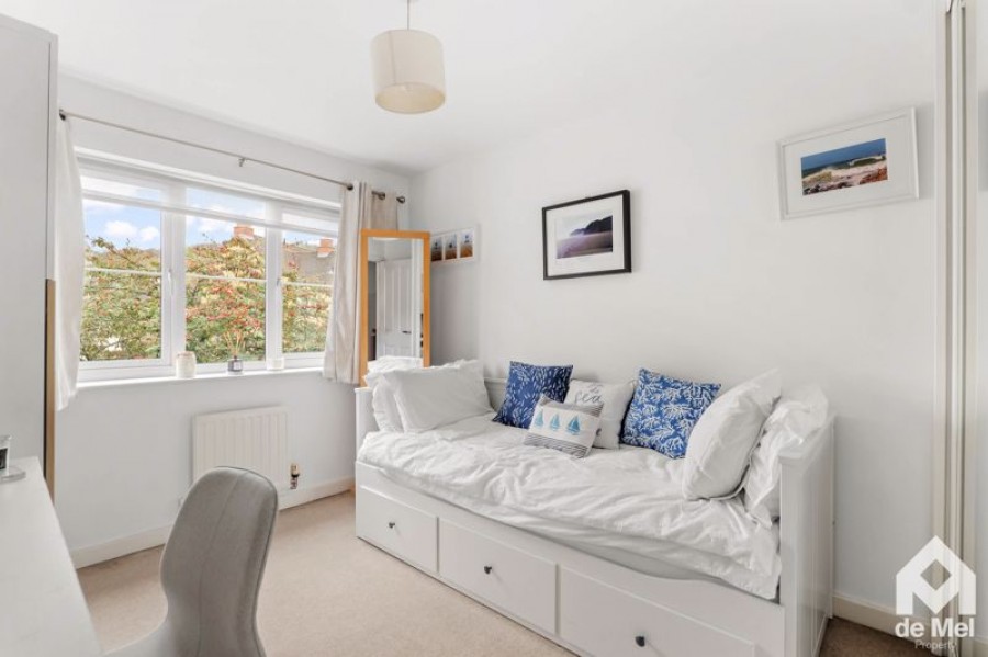 Images for Knapps Crescent, Woodmancote