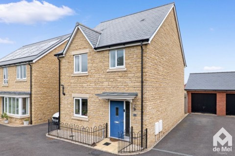 View Full Details for Sharing Grove, Bishops Cleeve, Cheltenham, Gloucestershire, GL52 - EAID:deMelProperty, BID:de Mel Property