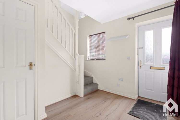 Images for Kingfisher Drive, Cheltenham