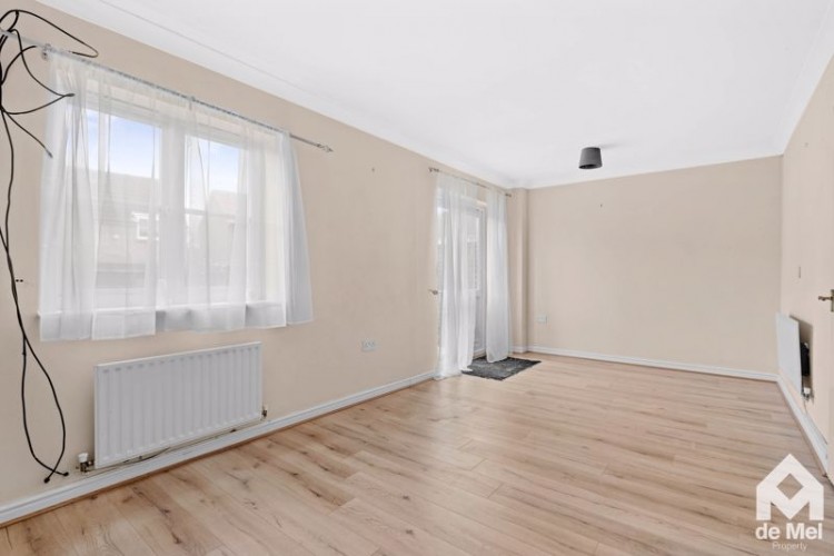 Images for Kingfisher Drive, Cheltenham
