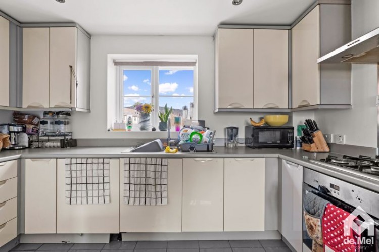 Images for Sunrise Avenue, Bishops Cleeve