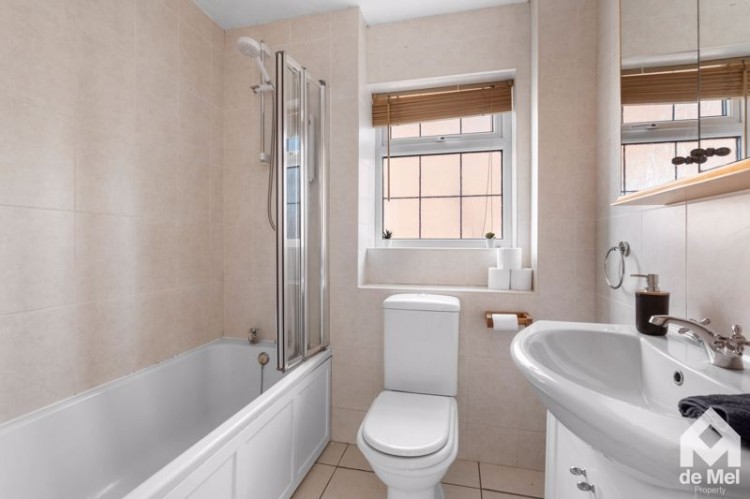 Images for Silverwood Way, Hatherley