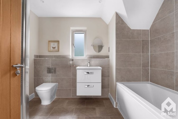 Images for Consell Green Lane, Toddington