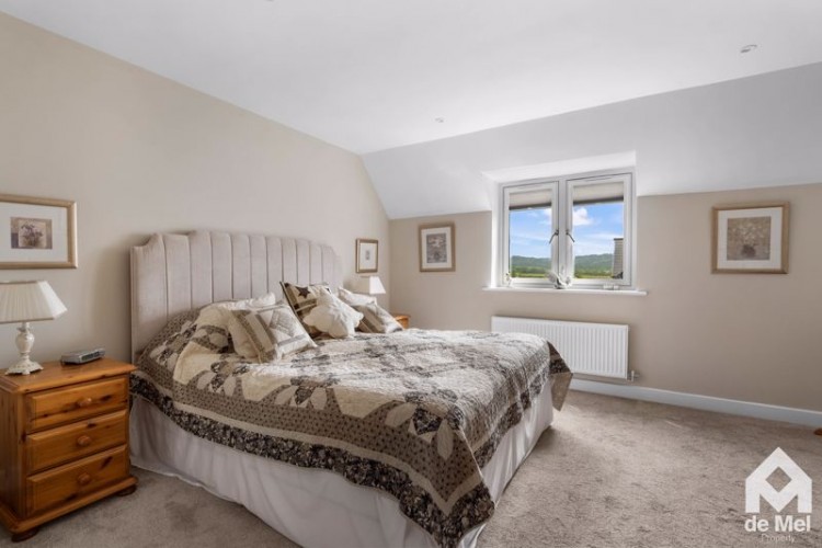 Images for Consell Green Lane, Toddington