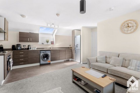 View Full Details for Vale Road, Bishops Cleeve - EAID:deMelProperty, BID:de Mel Property