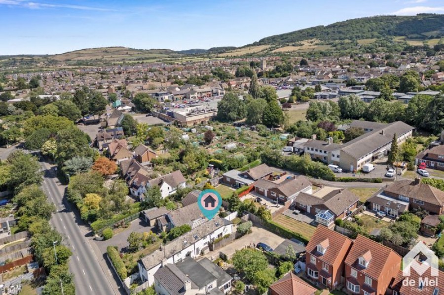 Images for Finsbury Cottage, Cheltenham Road, Bishops Cleeve