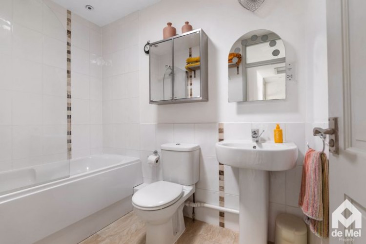 Images for Naunton Crescent, Cheltenham