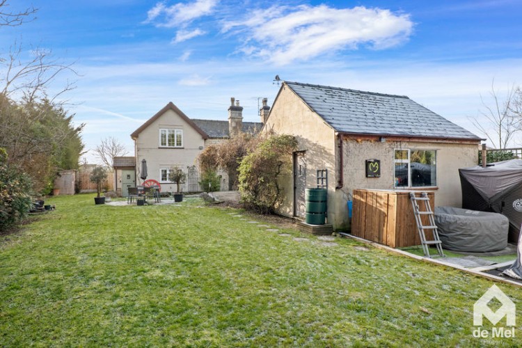 Images for Southam Fields Farm, Meadoway, Bishops Cleeve, Chletenham, GL52