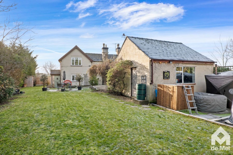 Images for Southam Fields Farm, Meadoway, Bishops Cleeve, Chletenham, GL52