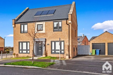 View Full Details for Sapphire Road, Bishops Cleeve, Cheltenham, GL52 - EAID:deMelProperty, BID:de Mel Property