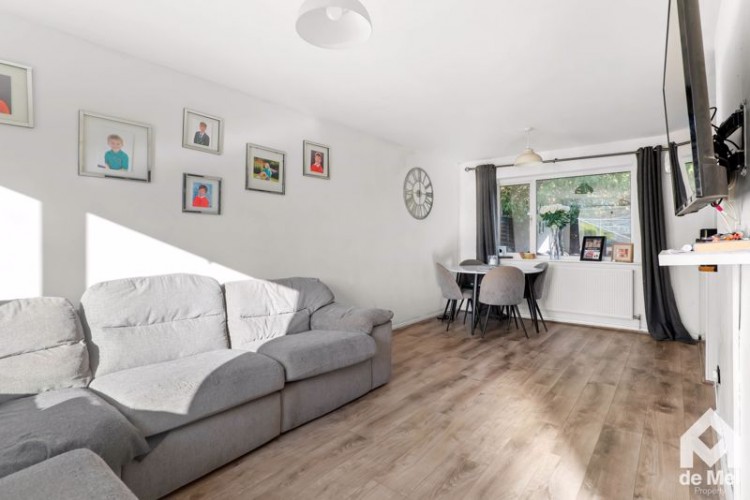 Images for Oak Gardens, Bredon