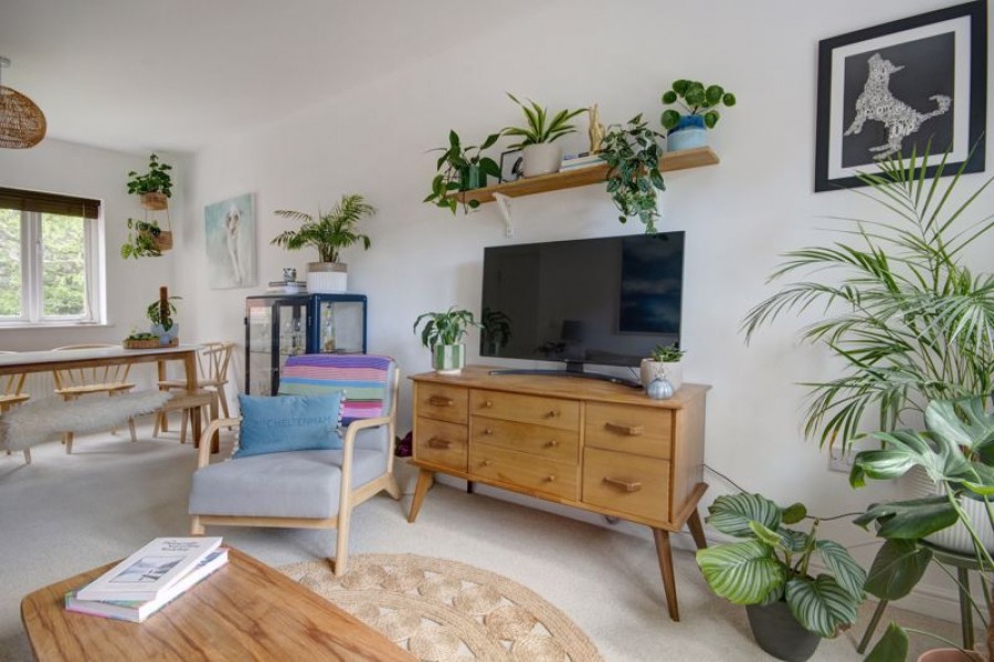 Images for Sir Charles Irving Close, Cheltenham