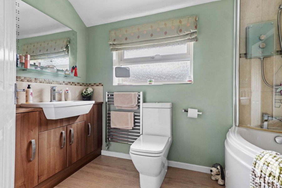 Images for 83, Snowdon Garden, Churchdown, GL3