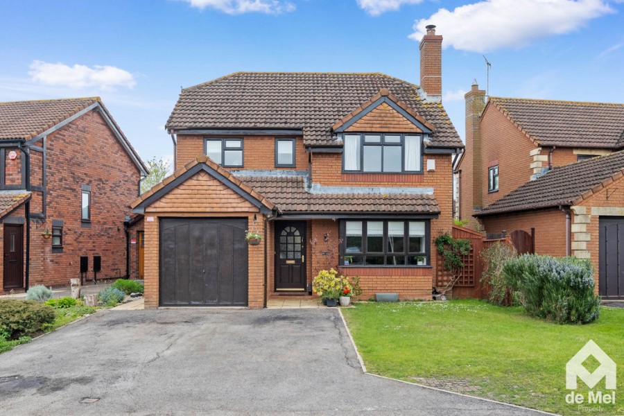 Images for Vilverie Mead, Bishops Cleeve, Cheltenham