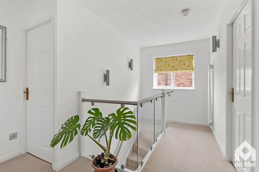 Images for Vilverie Mead, Bishops Cleeve, Cheltenham