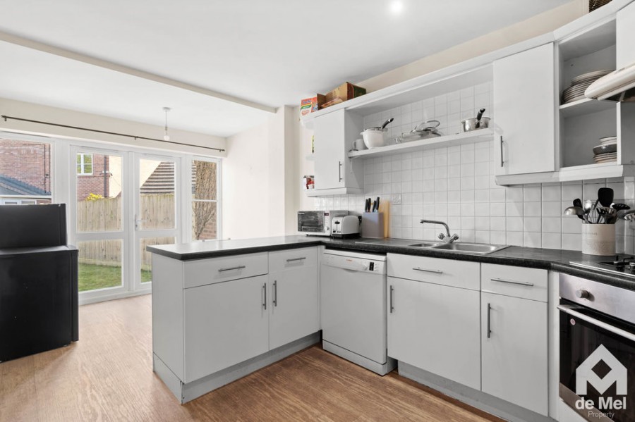 Images for Kingfisher Drive, Cheltenham