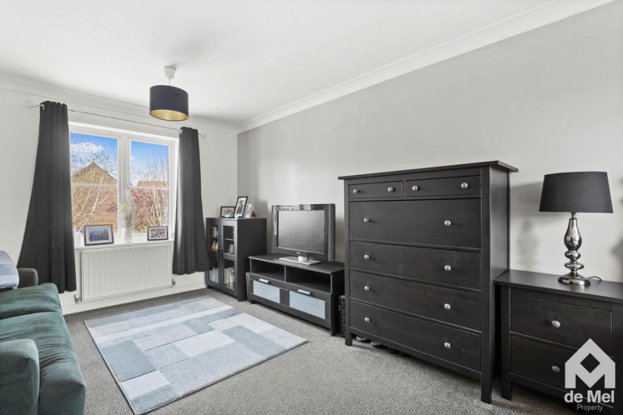 Images for Kingfisher Drive, Cheltenham