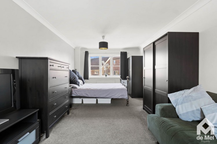 Images for Kingfisher Drive, Cheltenham