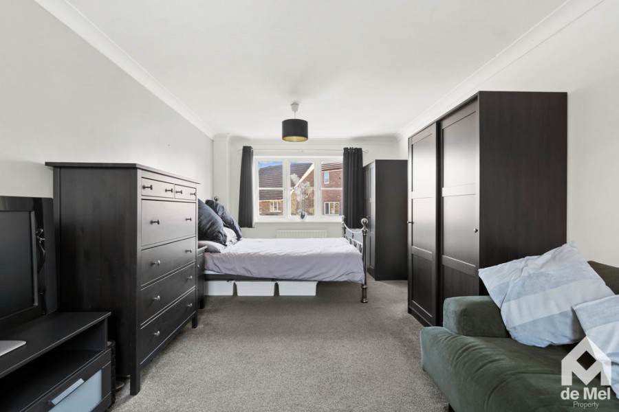 Images for Kingfisher Drive, Cheltenham