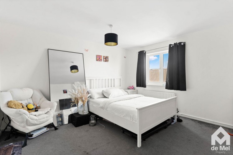 Images for Kingfisher Drive, Cheltenham