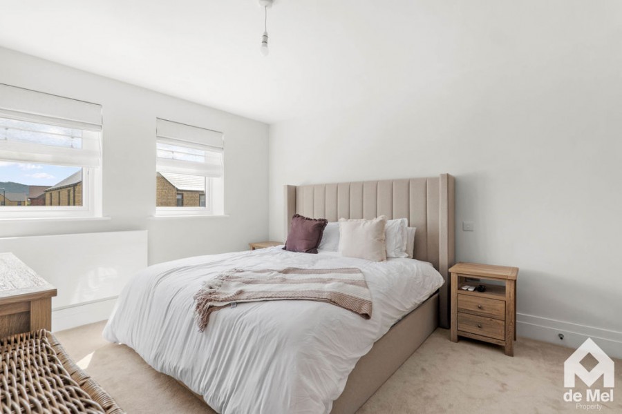 Images for Wallace Square, Bishops Cleeve, Cheltenham, GL52