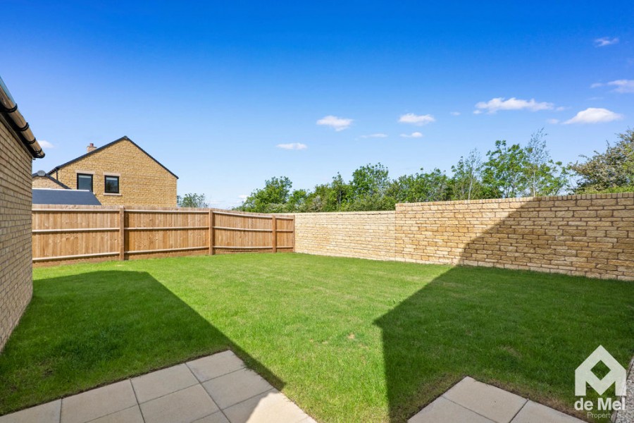 Images for Wallace Square, Bishops Cleeve, Cheltenham, GL52