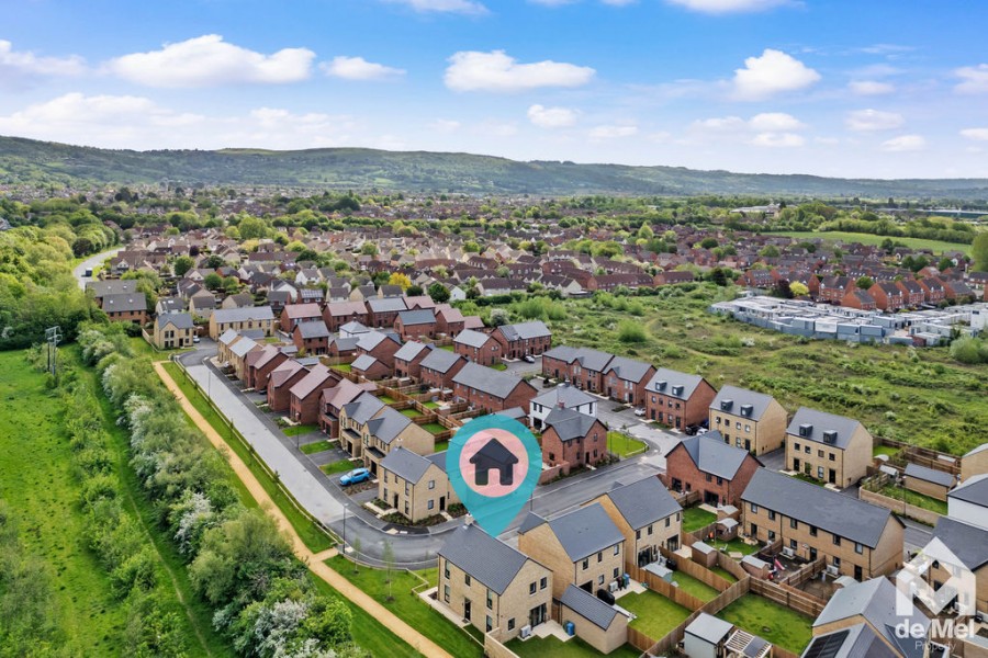 Images for Wallace Square, Bishops Cleeve, Cheltenham, GL52