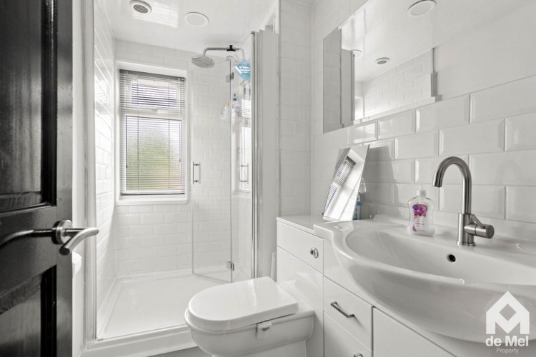 Images for Meadow Lea, Bishops Cleeve, Cheltenham