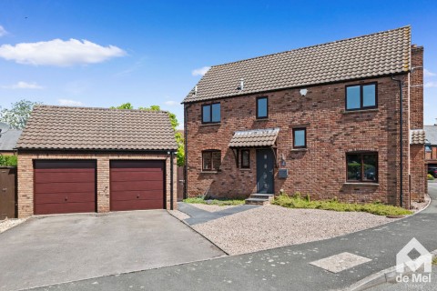 View Full Details for Farriers Reach, Bishops Cleeve, Cheltenham - EAID:deMelProperty, BID:de Mel Property