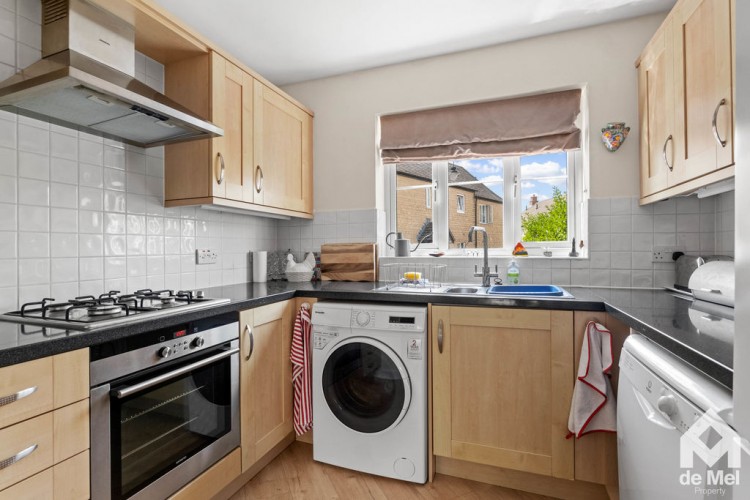 Images for Knapps Crescent, Woodmancote