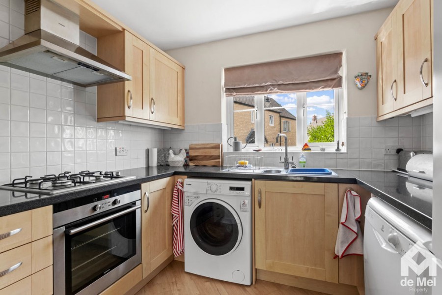 Images for Knapps Crescent, Woodmancote