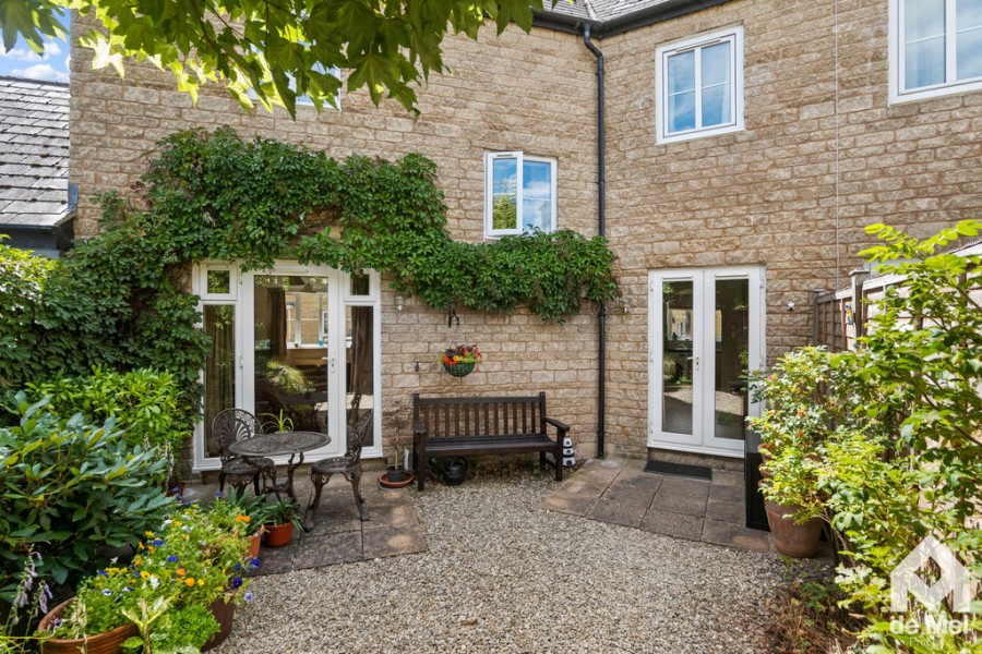 Images for Knapps Crescent, Woodmancote