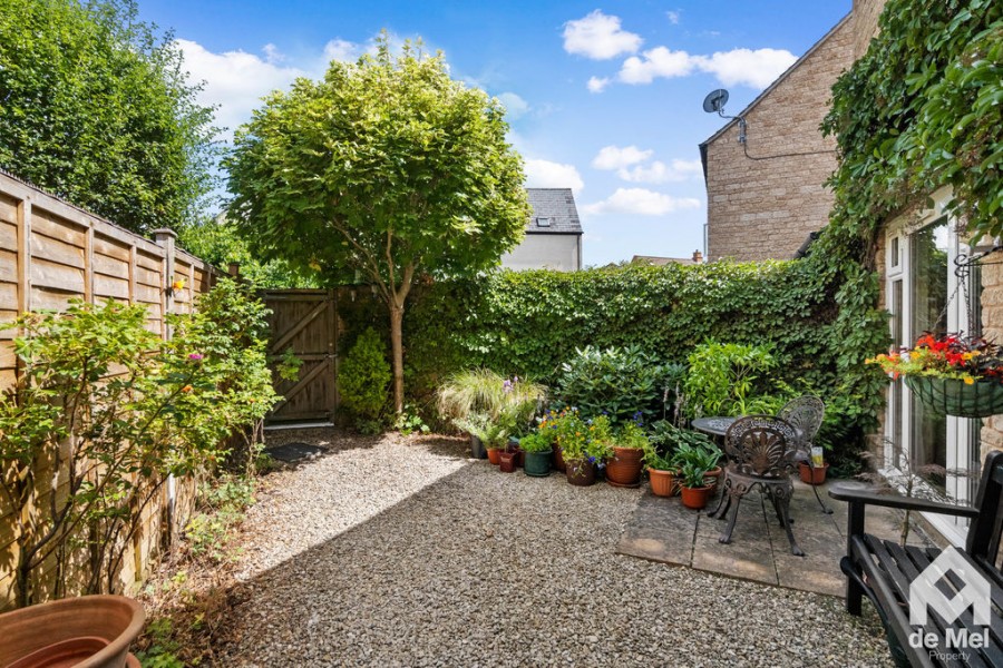 Images for Knapps Crescent, Woodmancote