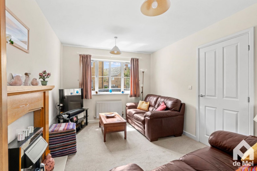 Images for Knapps Crescent, Woodmancote