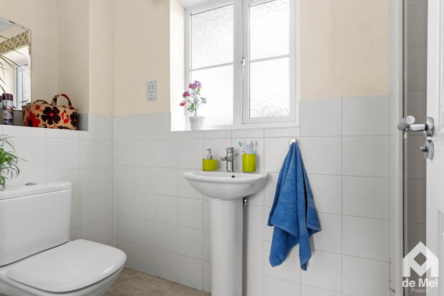 Images for Knapps Crescent, Woodmancote