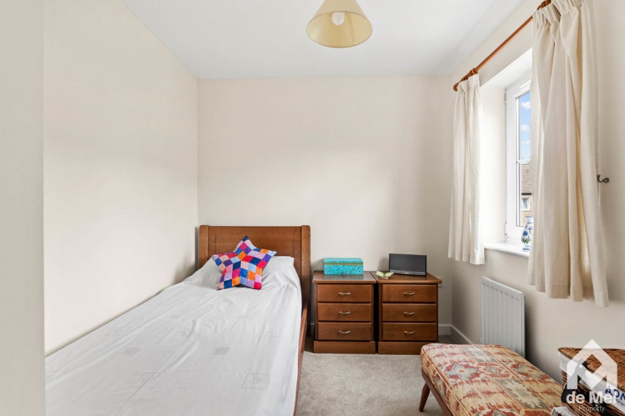 Images for Knapps Crescent, Woodmancote