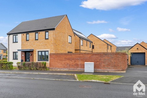 View Full Details for Sapphire Road, Bishops Cleeve, Cheltenham - EAID:deMelProperty, BID:de Mel Property