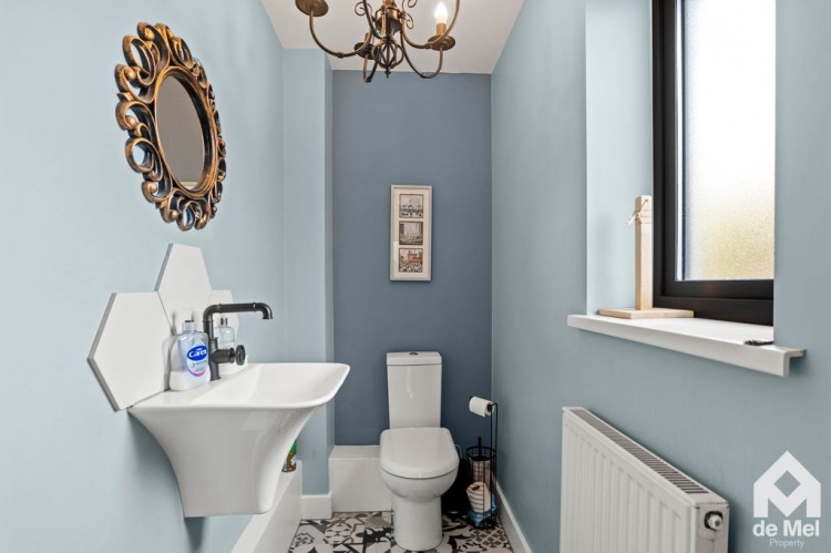 Images for Griffiths Avenue, Cheltenham