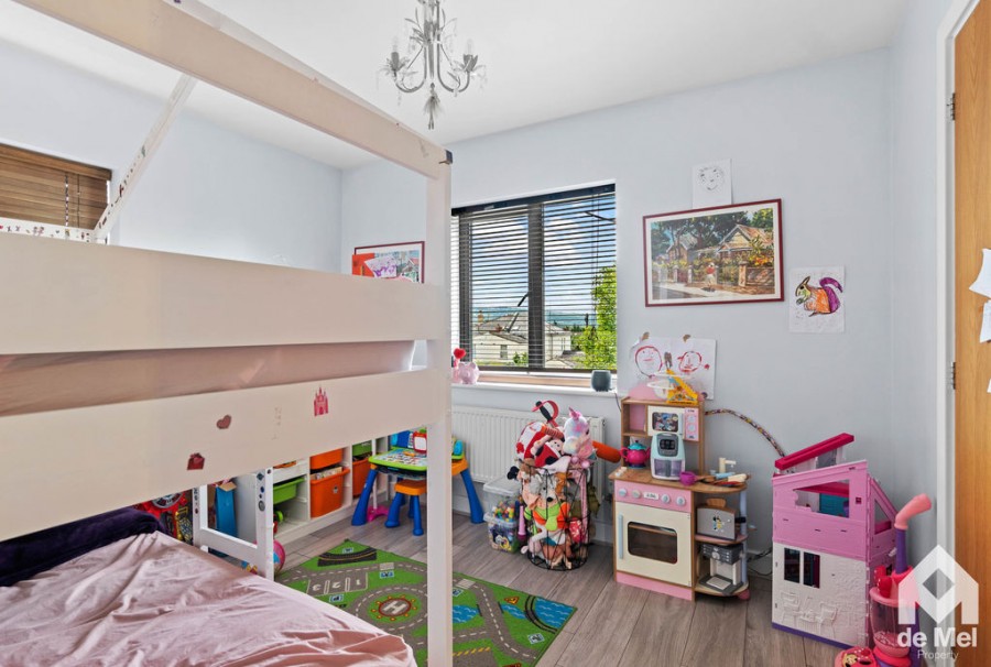 Images for Griffiths Avenue, Cheltenham