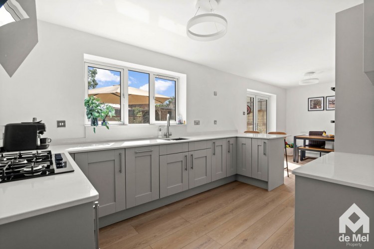 Images for Nortenham Close, Bishops Close